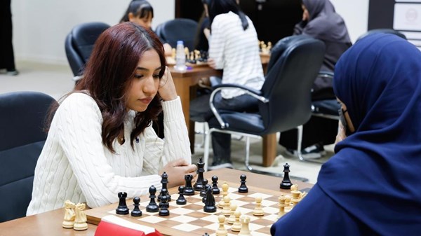 Rawda Al Serkal 在“阿拉伯国际象棋”中保持领先